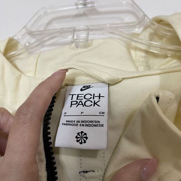 NWOT NIKE Tech Pack full zip hooded yellow utility cargo outdoor jacket Small - Picture 2 of 6
